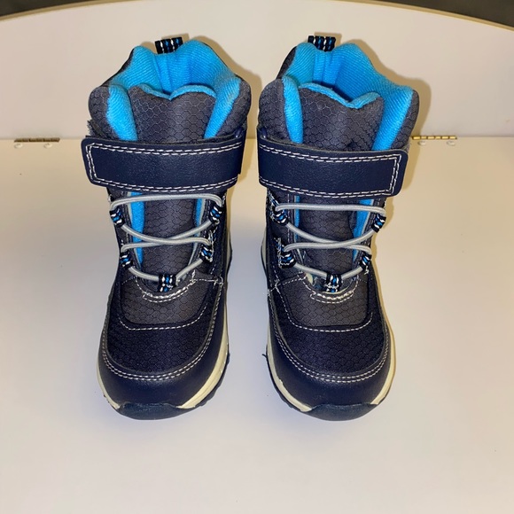 Carters toddler boy snow boots size 7 - Picture 2 of 5